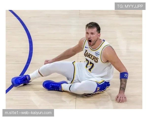 湖人末节进攻断电战术复盘 东契奇与詹姆斯挡拆配合效率下降