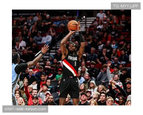 威廉姆斯20分11篮板开拓者内线 霍勒迪搭档形成内外线进攻平衡 威廉姆斯20分11篮板开拓者内线 霍勒迪搭档形成内外线进攻平衡